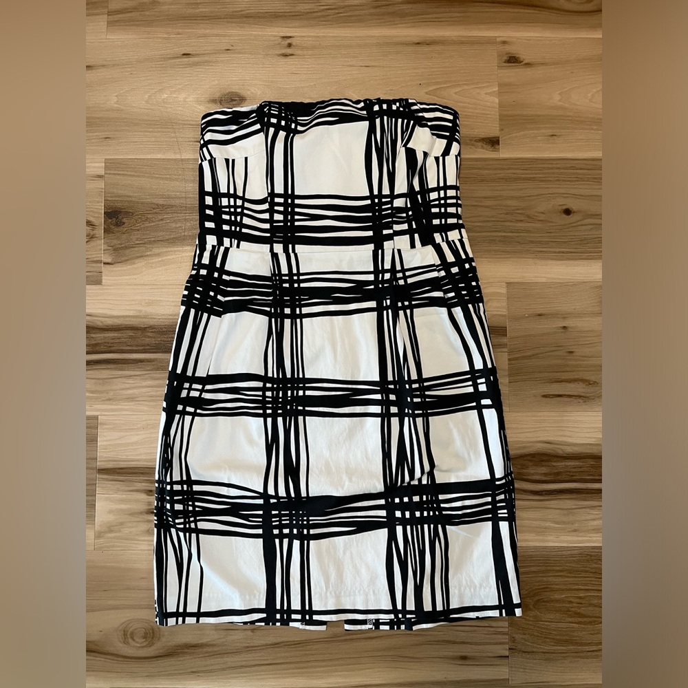 Express Design Studio Women’s Size 6 Black White Strapless Dress Abstract
